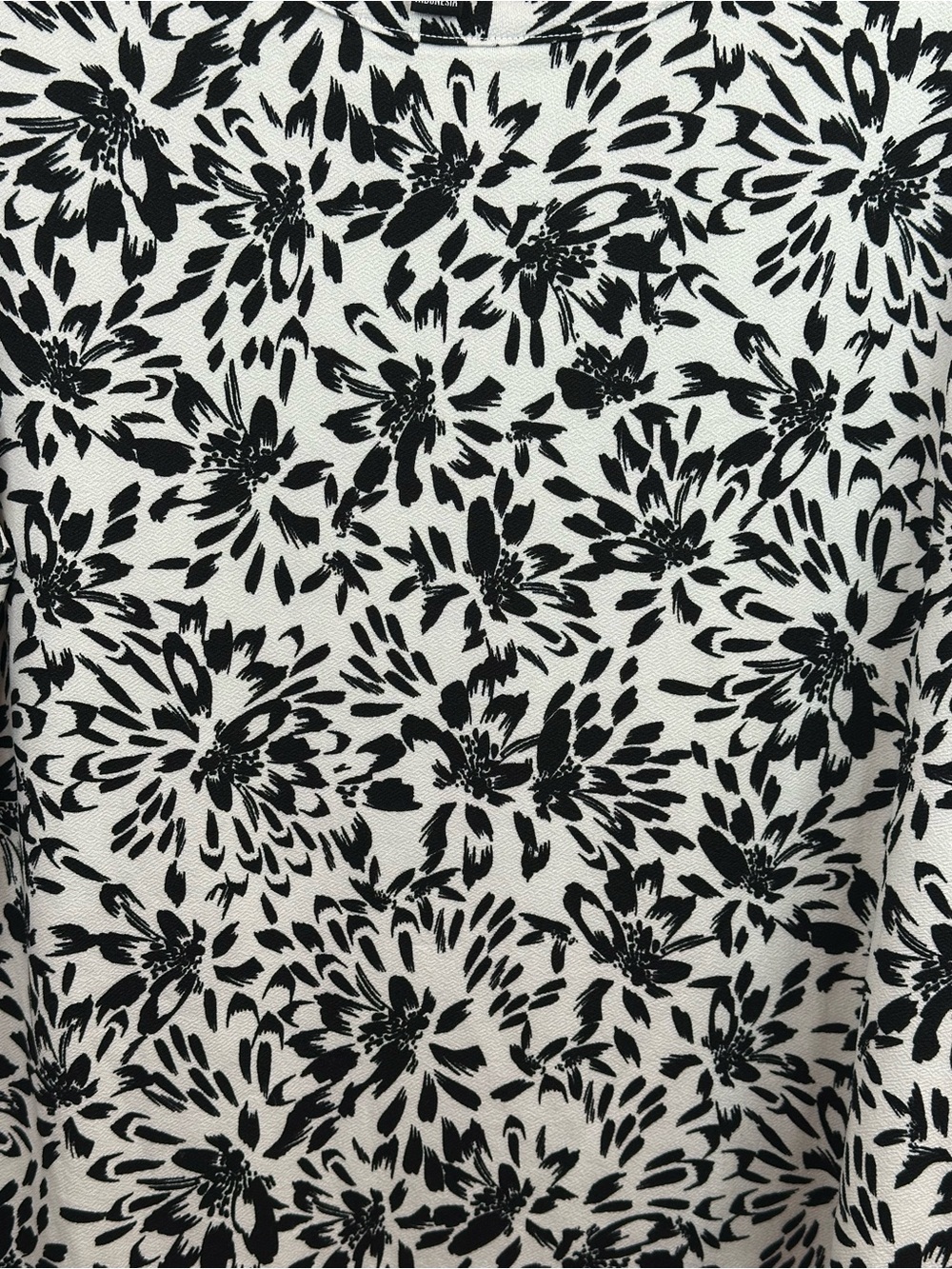 Jones New York Black & White Floral Round Neck Blouse, size SP, NWT - Picture 3 of 6